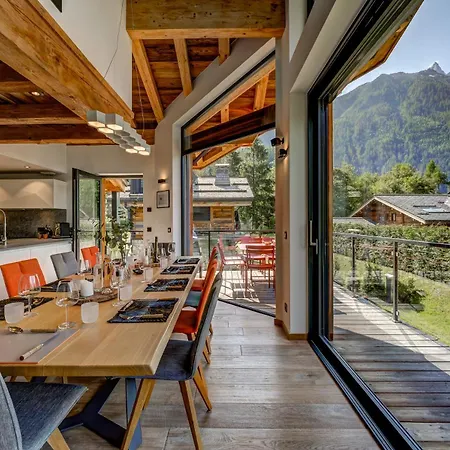 Chalet Red Fox *