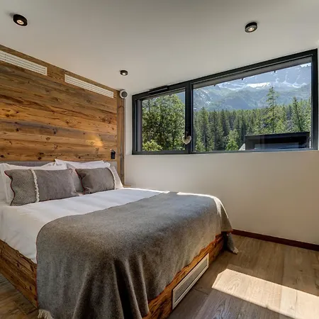 Chalet Red Fox *