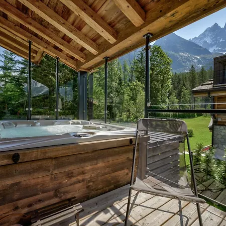 Chalet Red Fox